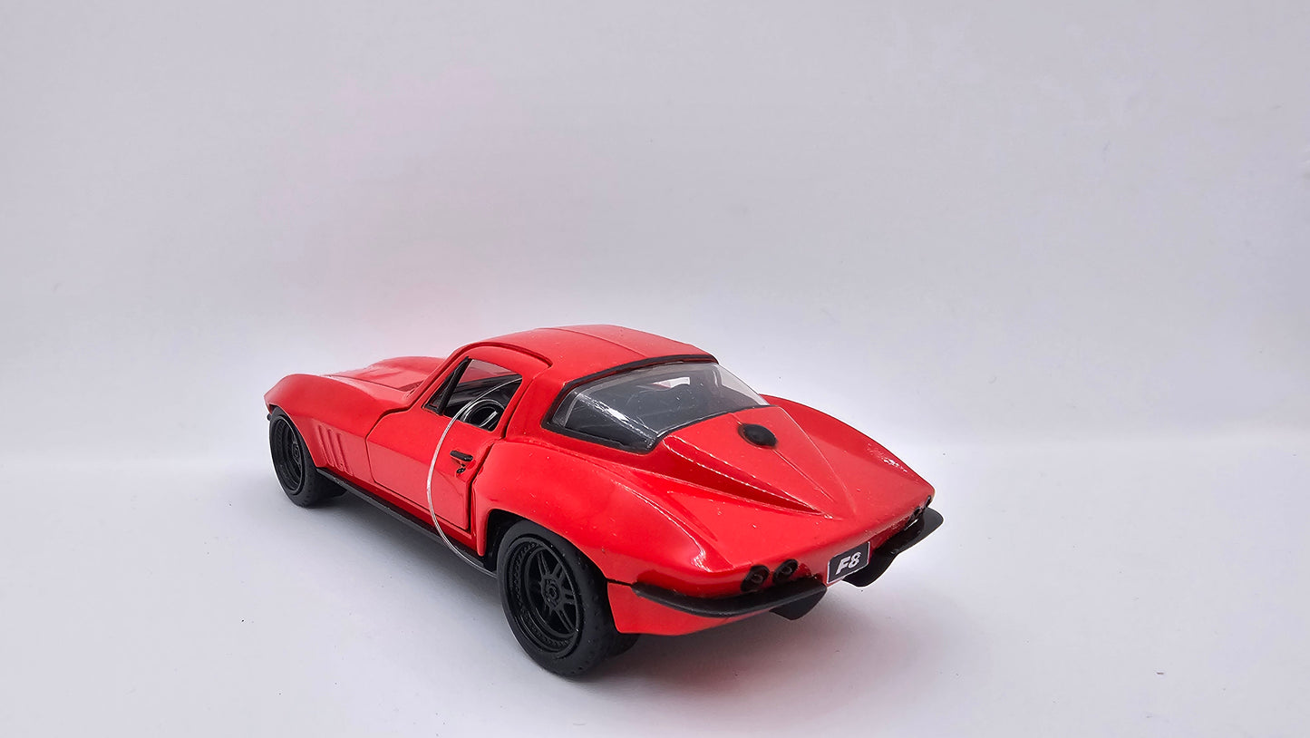 Chevy Corvette 1966 de Letty - "RAPIDOS Y FURIOSOS 8" - Escala 1/32 - Jada