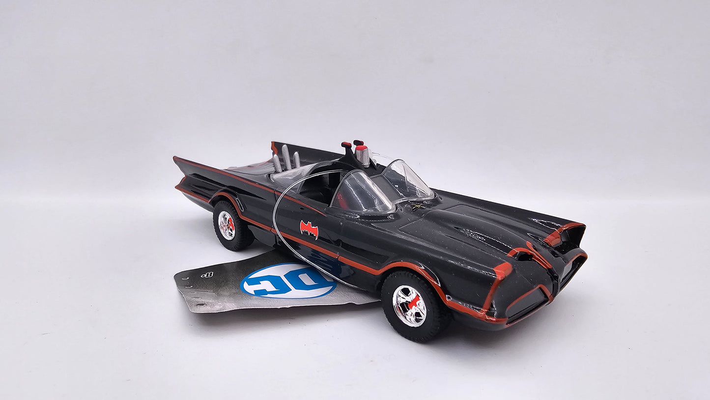 Auto Batimovil de la Serie de 1966 Escala 1/32 Marca JADA