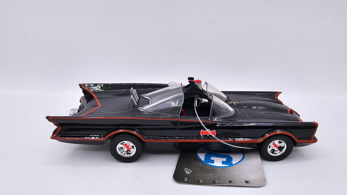 Auto Batimovil de la Serie de 1966 Escala 1/32 Marca JADA
