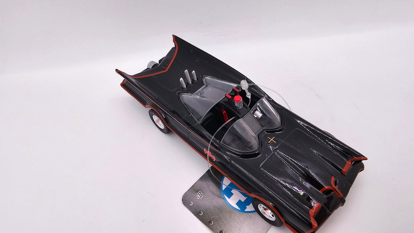 Auto Batimovil de la Serie de 1966 Escala 1/32 Marca JADA