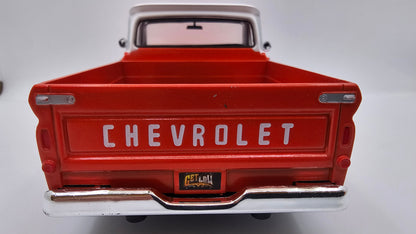 Chevy C10 Fleetside 1966 Custom - Escala 1/24 - Motormax (sin caja)