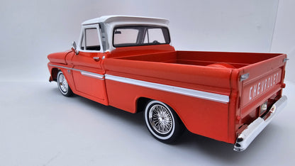 Chevy C10 Fleetside 1966 Custom - Escala 1/24 - Motormax (sin caja)