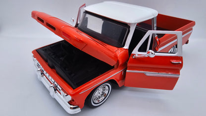 Chevy C10 Fleetside 1966 Custom - Escala 1/24 - Motormax (sin caja)