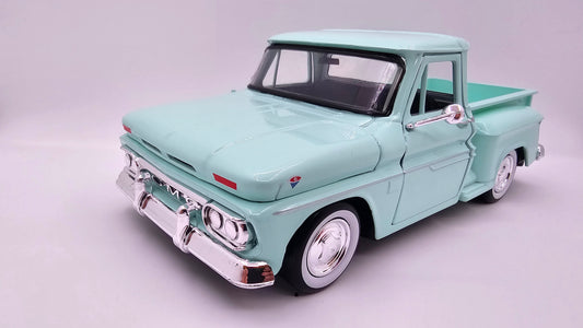 GMC C1000 1966 - Escala 1/24 - Motormax (sin caja)