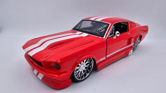Ford Mustang GT 1967 Custom - Escala 1/24 - Maisto (sin caja)