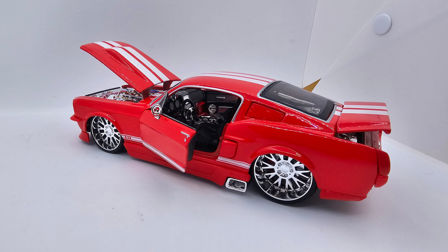 Ford Mustang GT 1967 Custom - Escala 1/24 - Maisto (sin caja)