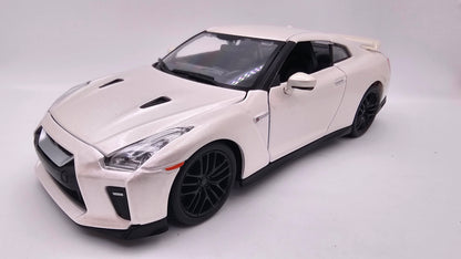 Nissan GT-R 2017 - Escala 1/24 - BURAGO (sin caja)