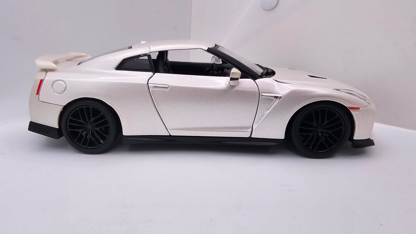 Nissan GT-R 2017 - Escala 1/24 - BURAGO (sin caja)