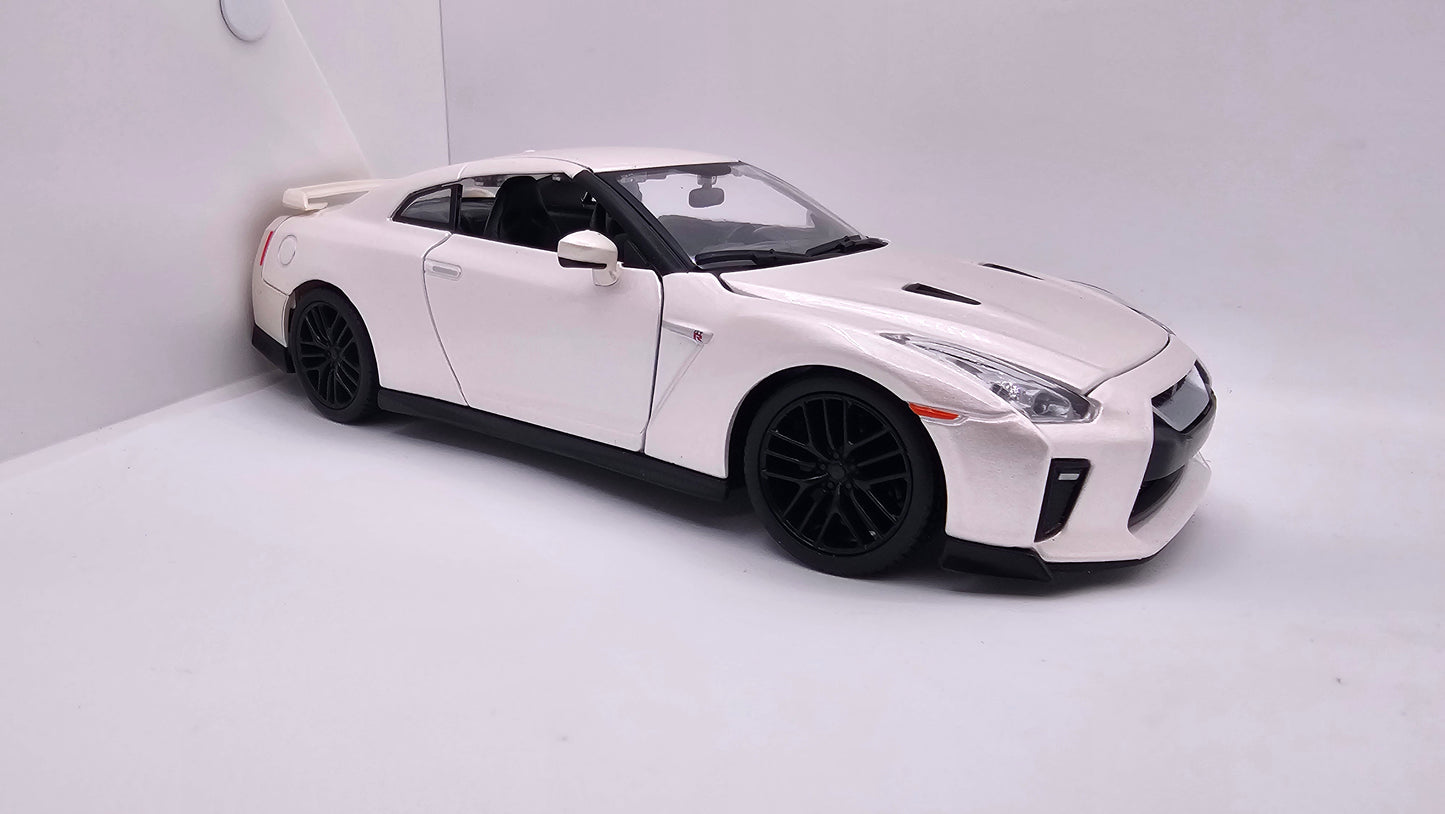 Nissan GT-R 2017 - Escala 1/24 - BURAGO (sin caja)