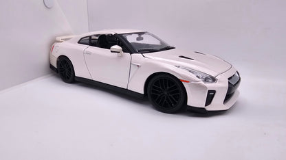 Nissan GT-R 2017 - Escala 1/24 - BURAGO (sin caja)
