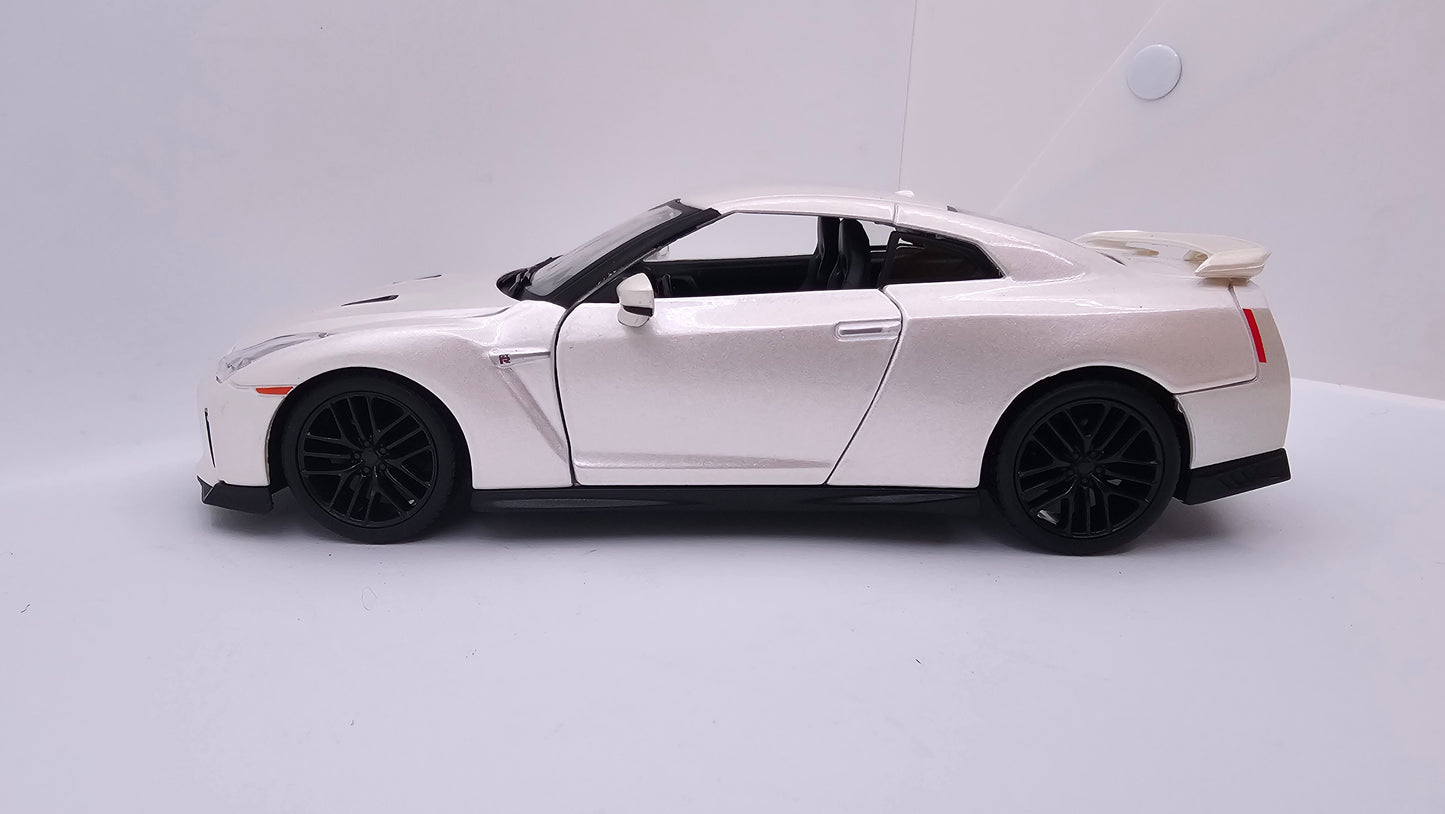 Nissan GT-R 2017 - Escala 1/24 - BURAGO (sin caja)