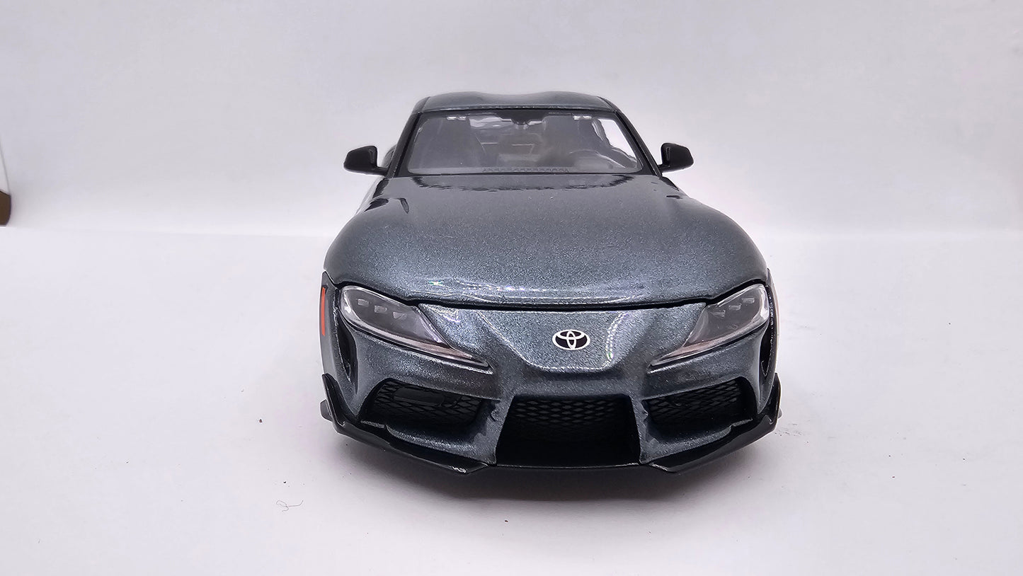 Toyota GR SUPRA - Escala 1/24 - Maisto (sin caja)