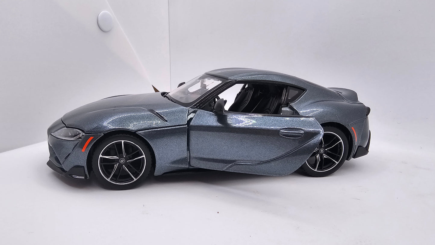 Toyota GR SUPRA - Escala 1/24 - Maisto (sin caja)