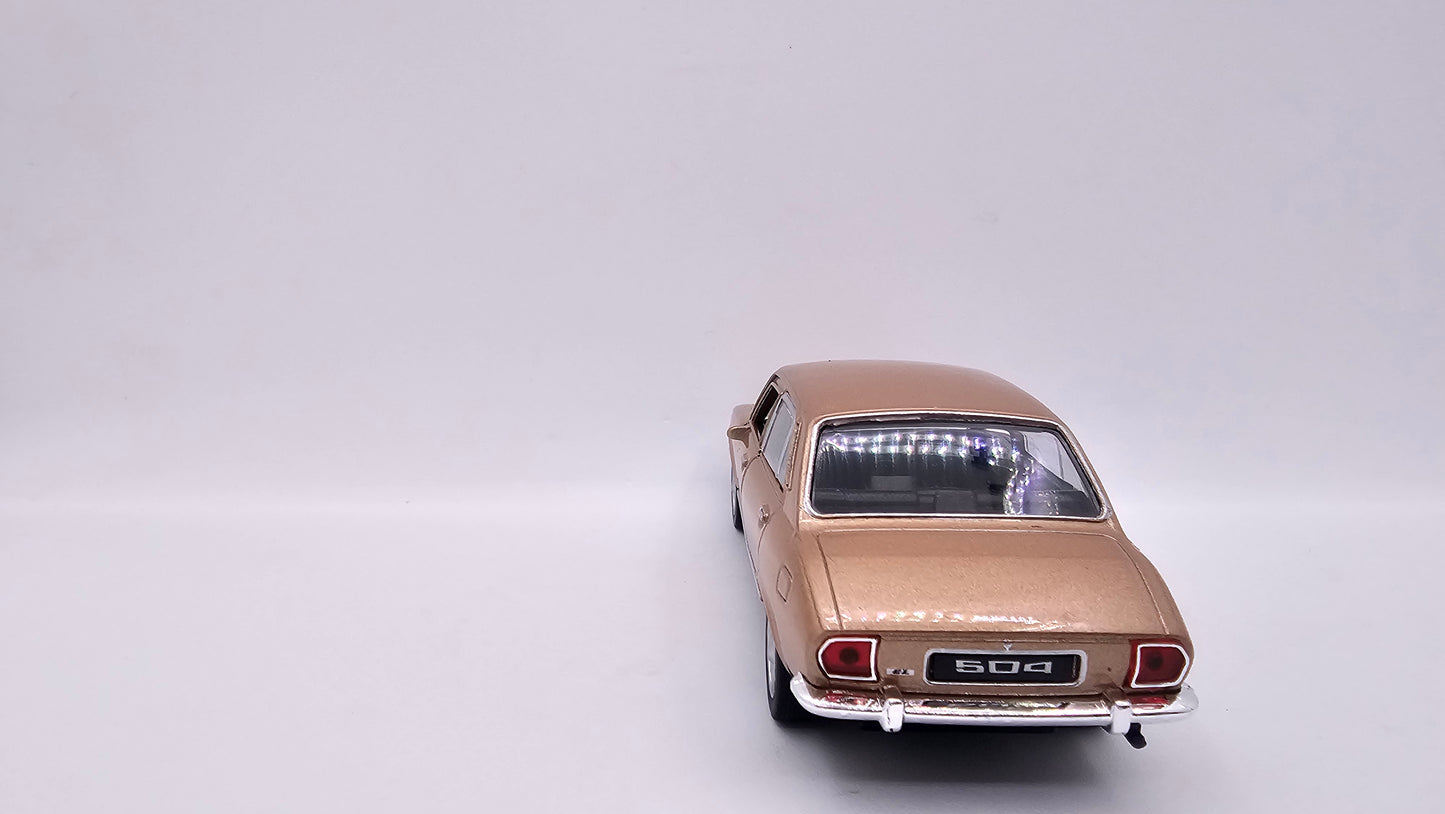 Peugeot 504 1975 - Escala 1/36 - Welly