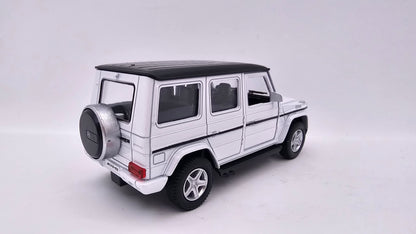 Mercedes Benz G63 AMG - Escala 1/36 - RMZ