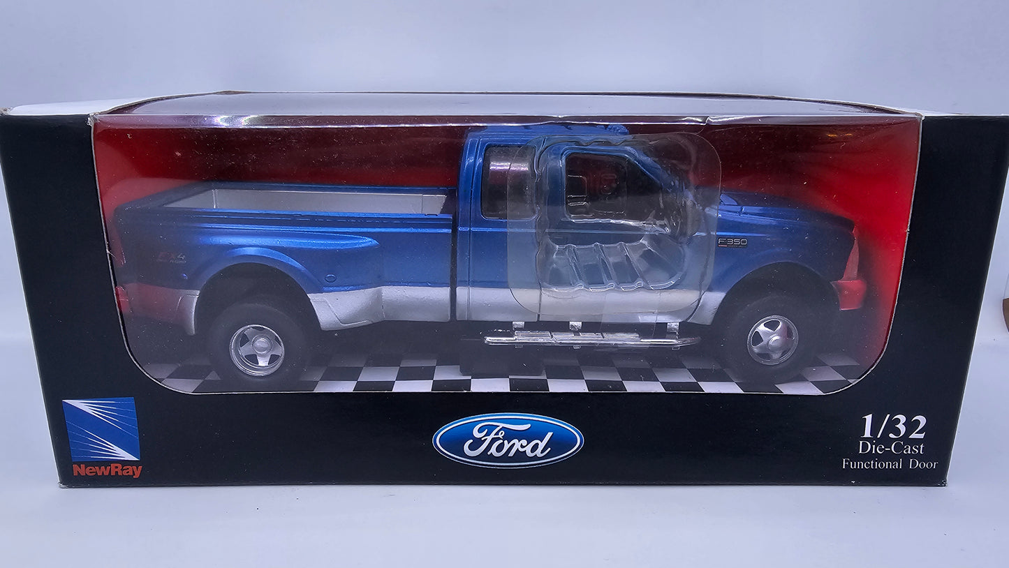 Ford F350 Super Duty - Escala 1/32 - NewRay