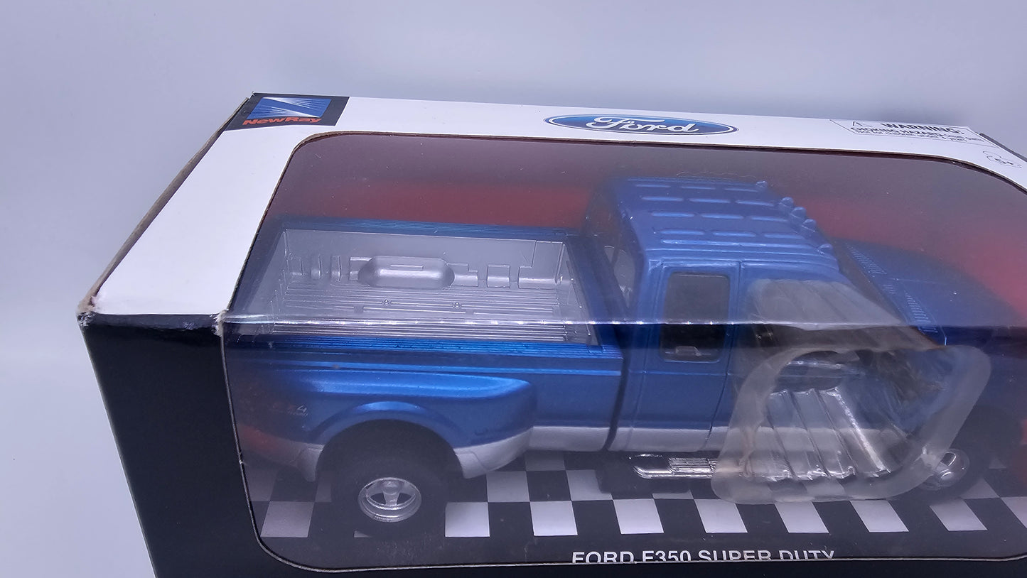 Ford F350 Super Duty - Escala 1/32 - NewRay