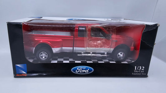 Ford F350 Super Duty - Escala 1/32 - NewRay