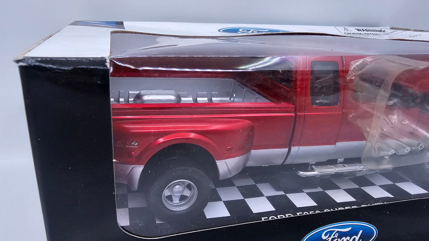 Ford F350 Super Duty - Escala 1/32 - NewRay