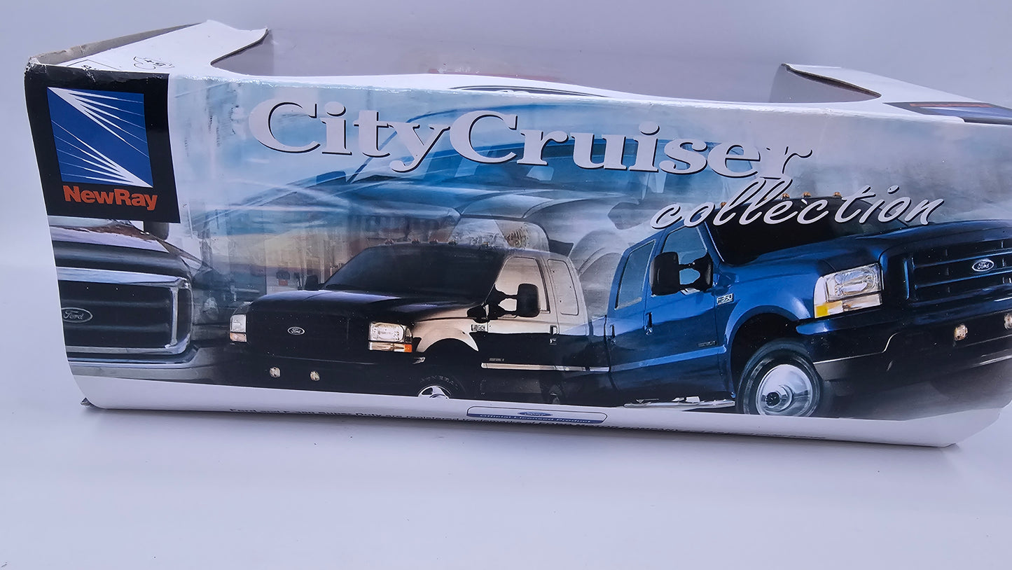 Ford F350 Super Duty - Escala 1/32 - NewRay