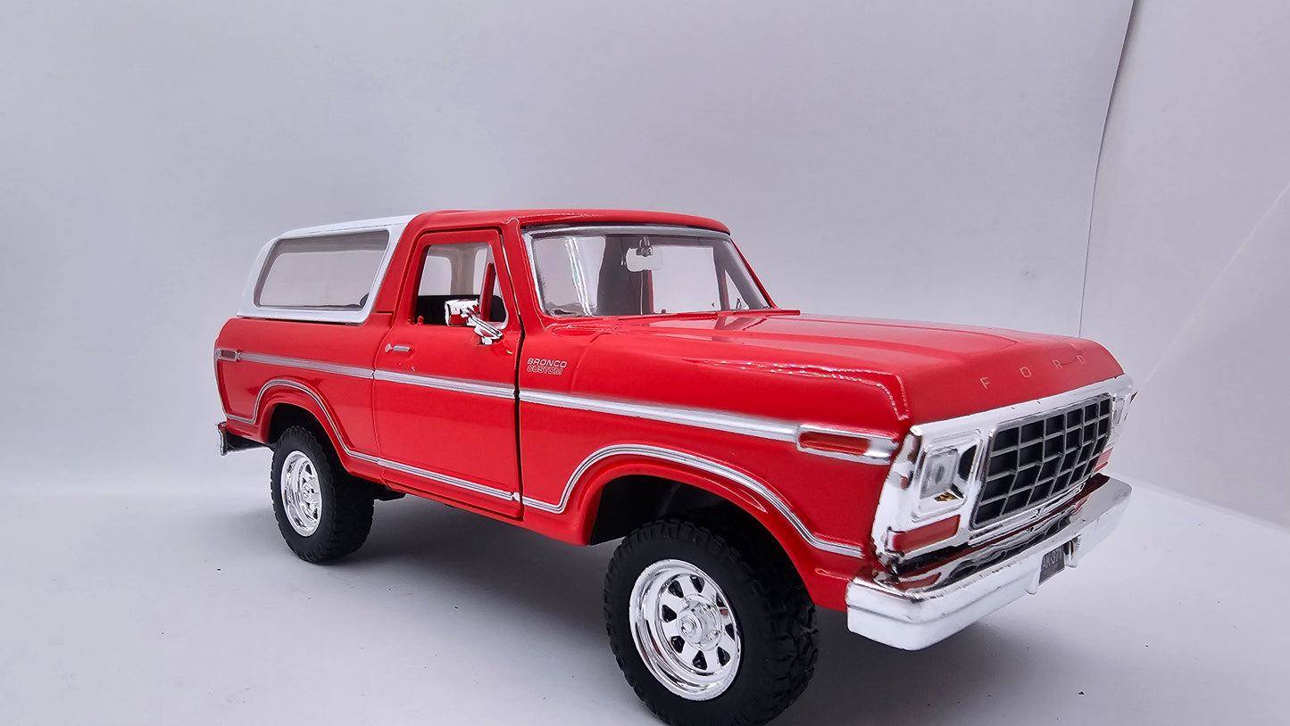 Ford Bronco 1978 - Escala 1/24 - Motormax (sin caja)