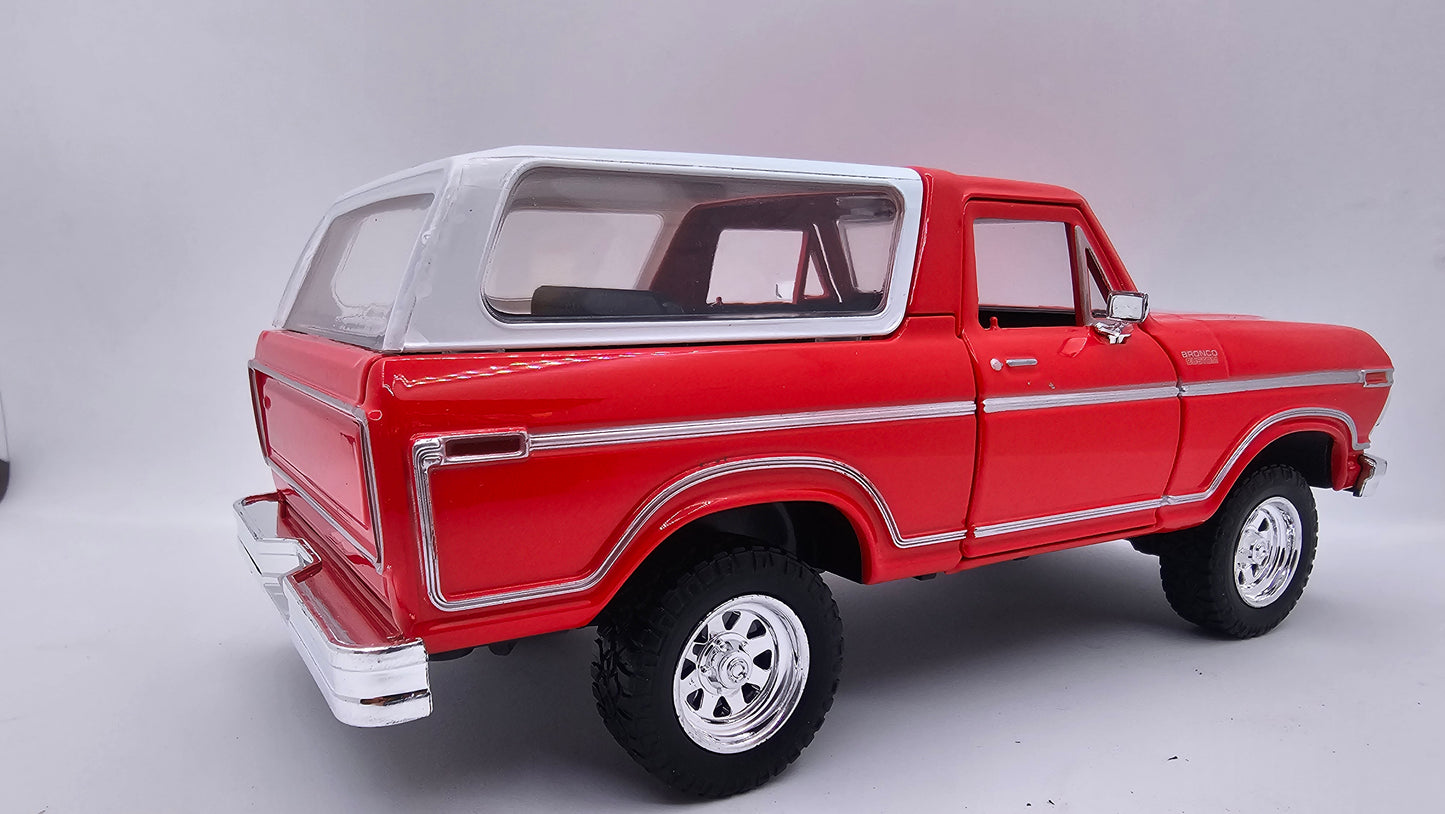 Ford Bronco 1978 - Escala 1/24 - Motormax (sin caja)