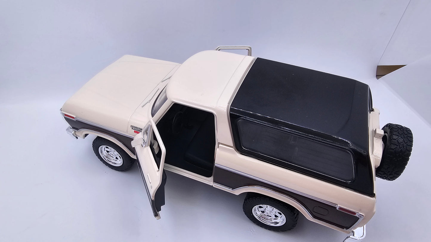 Ford Bronco 1978 - Escala 1/24 - Motormax (sin caja)