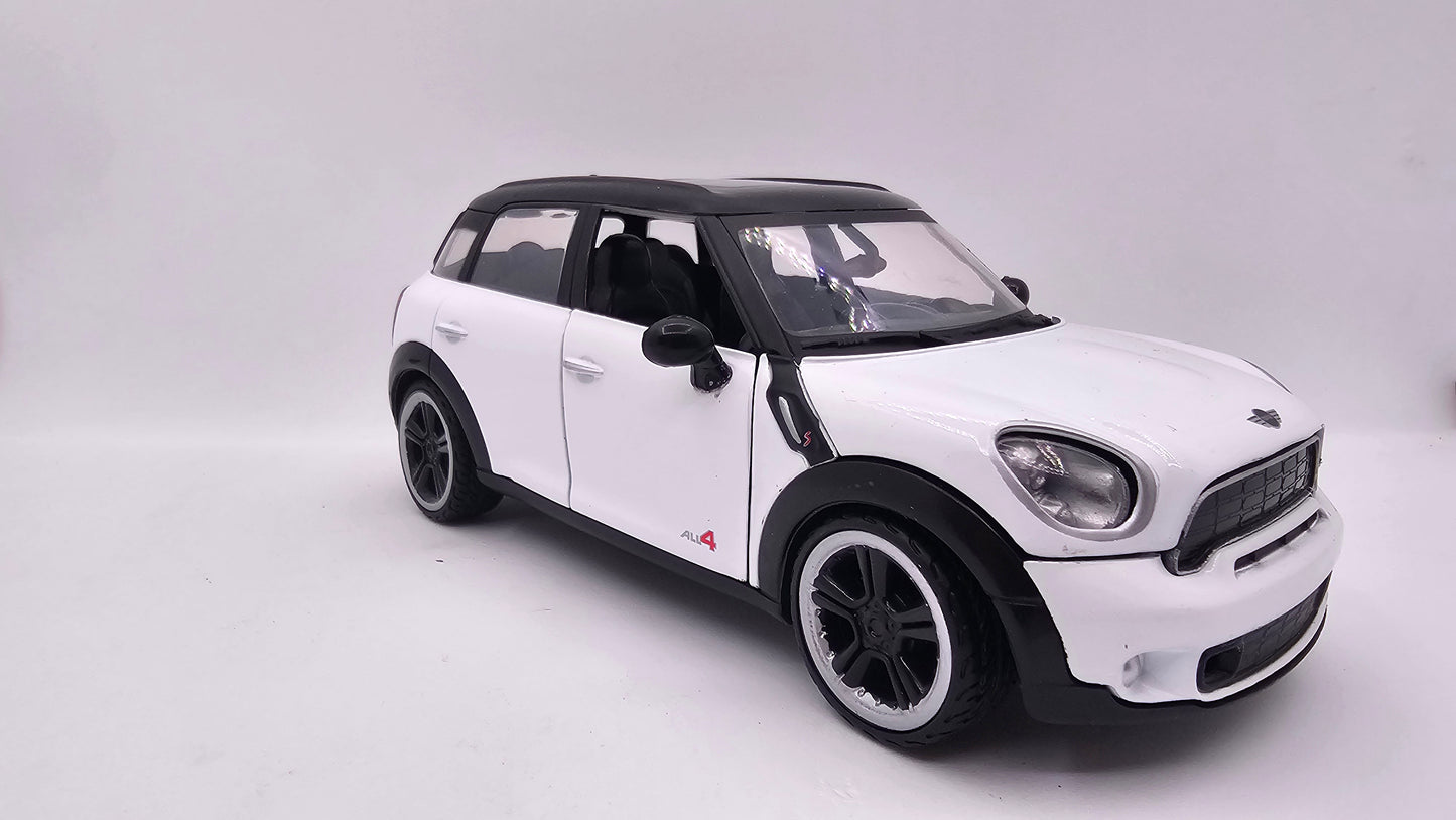 Mini Cooper S Countryman - Escala 1/24 - Motormax (sin caja)