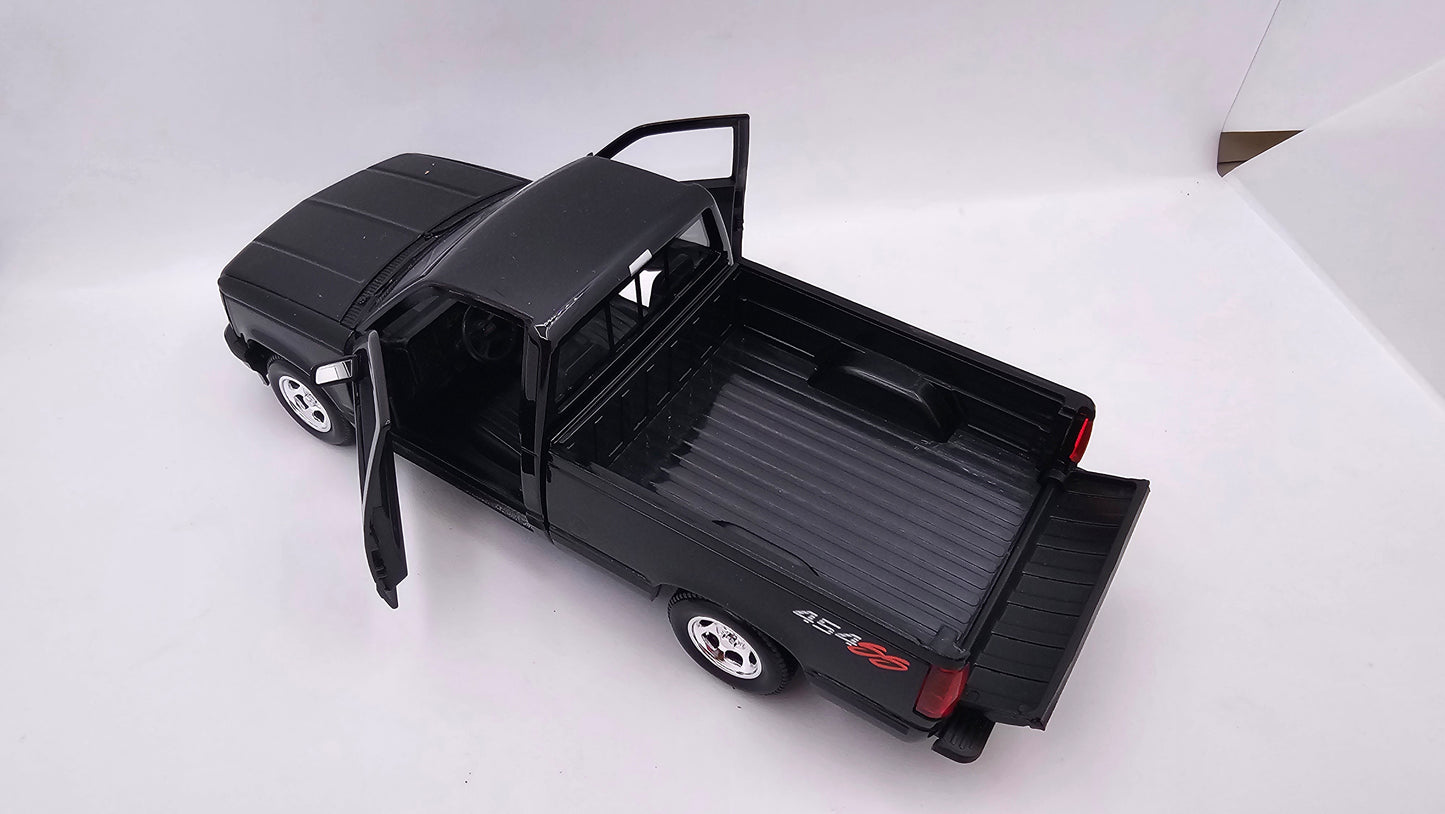 Chevrolet Silverado 454 SS Pick-Up - Escala 1/24 - Maisto (sin caja)