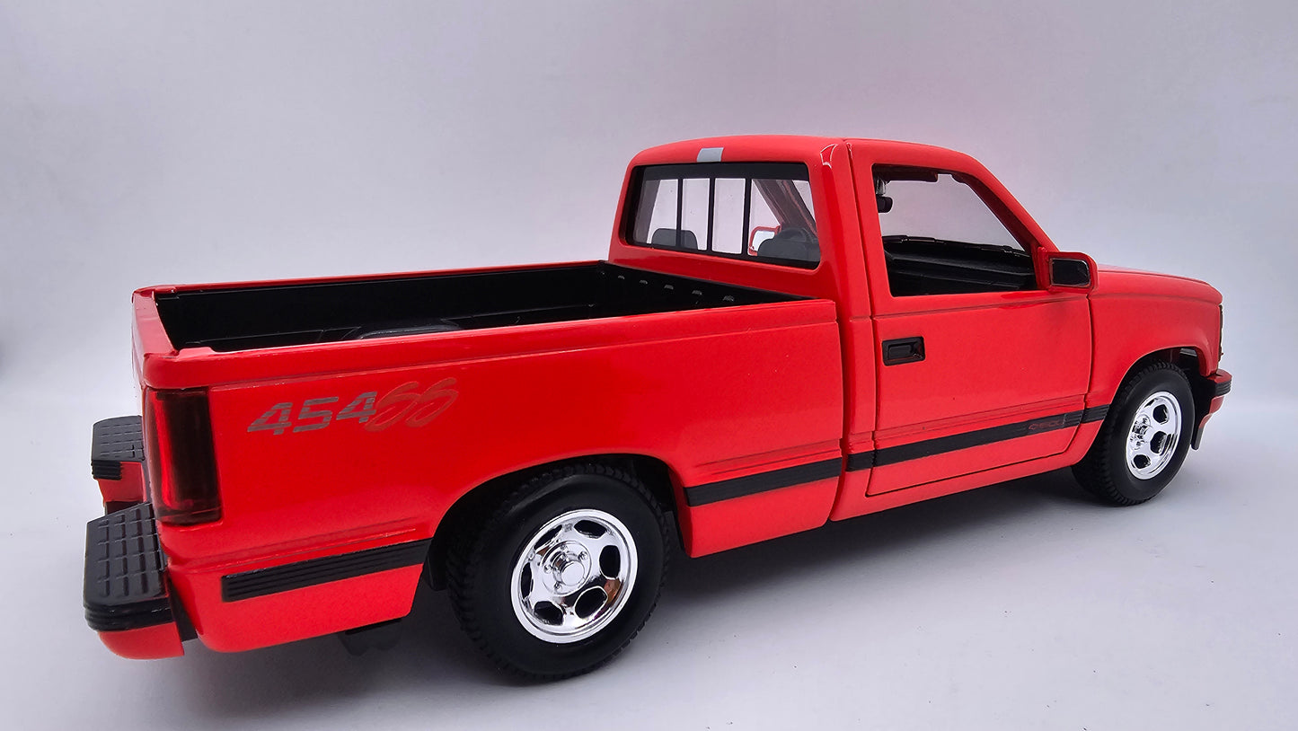 Chevrolet Silverado 454 SS Pick-Up - Escala 1/24 - Maisto (sin caja)