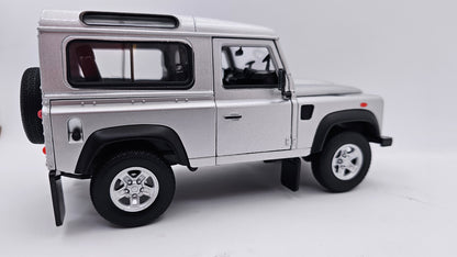Land Rover Defender - Escala 1/24 - Welly (sin caja)