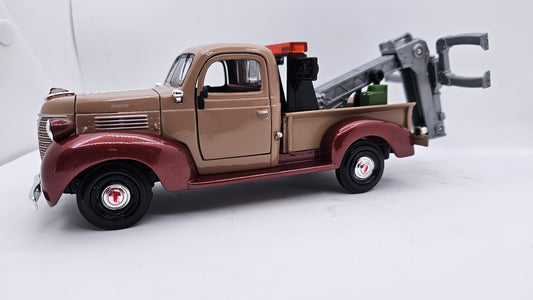 Plymouth Truck 1941 Grúa - Escala 1/24 - Motormax (sin caja)