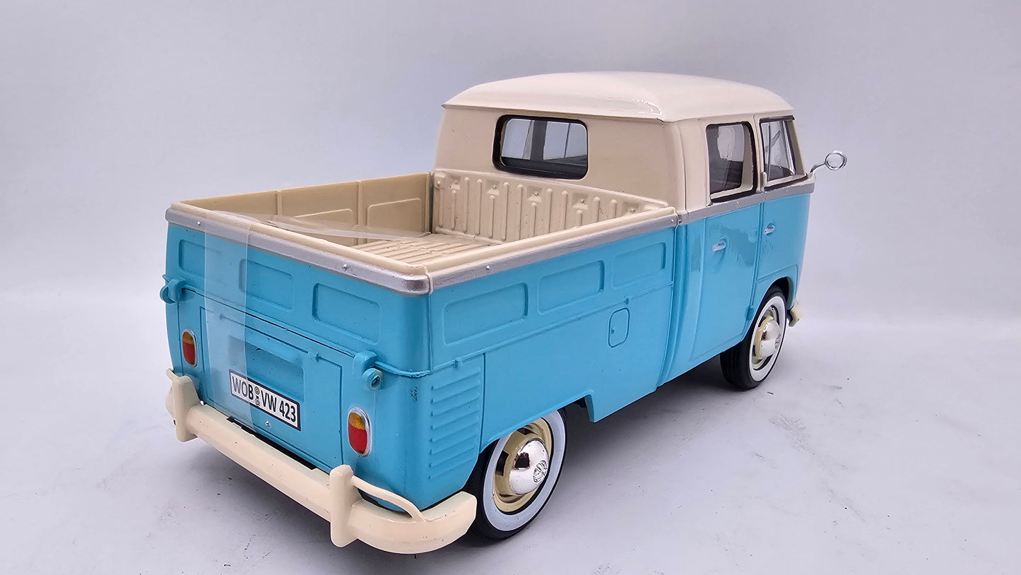 Volkswagen Type 2 Pick Up - Escala 1/24 - MotorMax (sin caja)