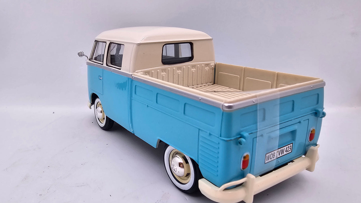 Volkswagen Type 2 Pick Up - Escala 1/24 - MotorMax (sin caja)
