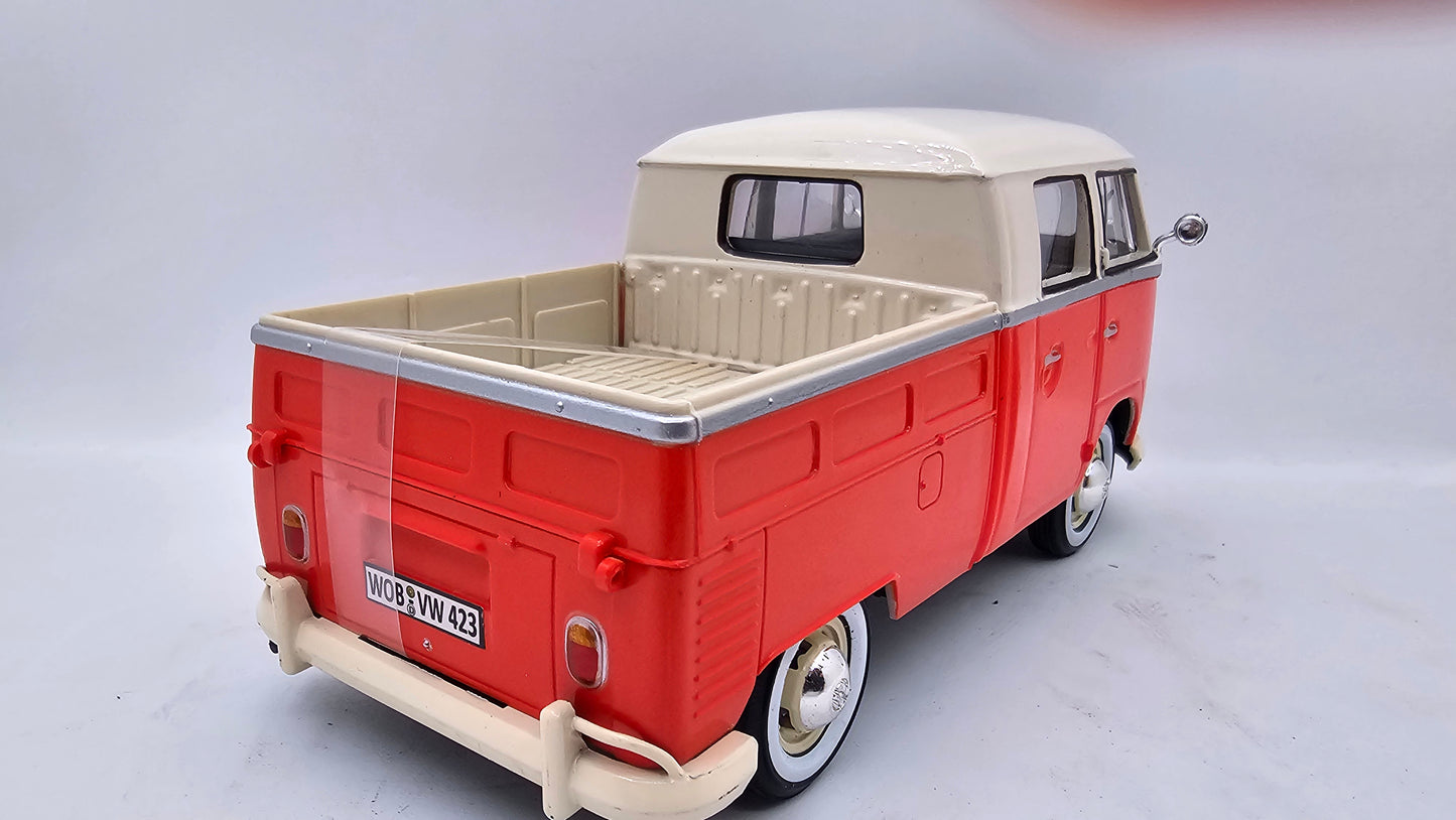 Volkswagen Type 2 Pick Up - Escala 1/24 - MotorMax (sin caja)
