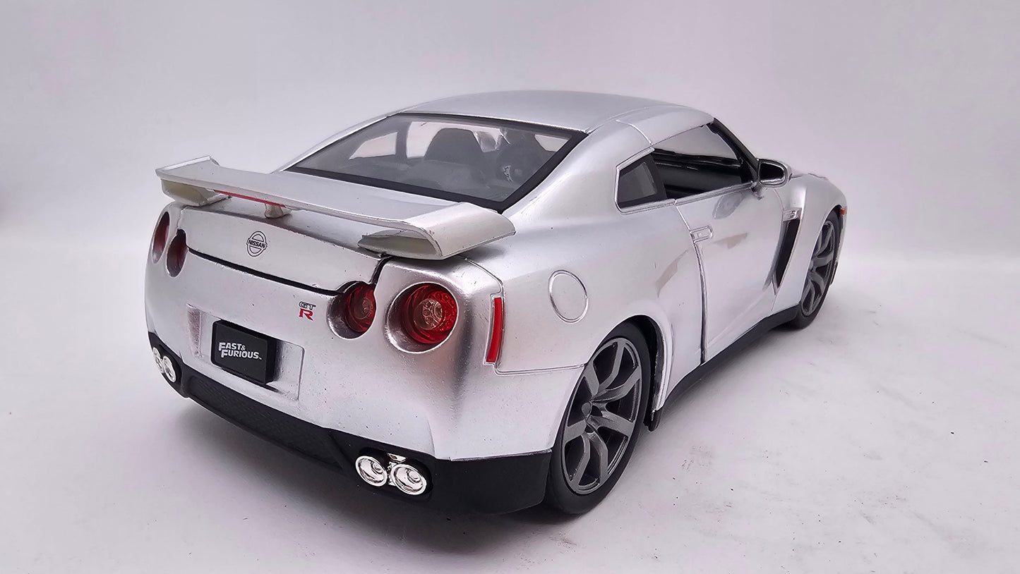Nissan GT-R (R35) 2009 de Brian - "RAPIDO Y FURIOSO" - Escala 1/24 - Jada (sin caja)