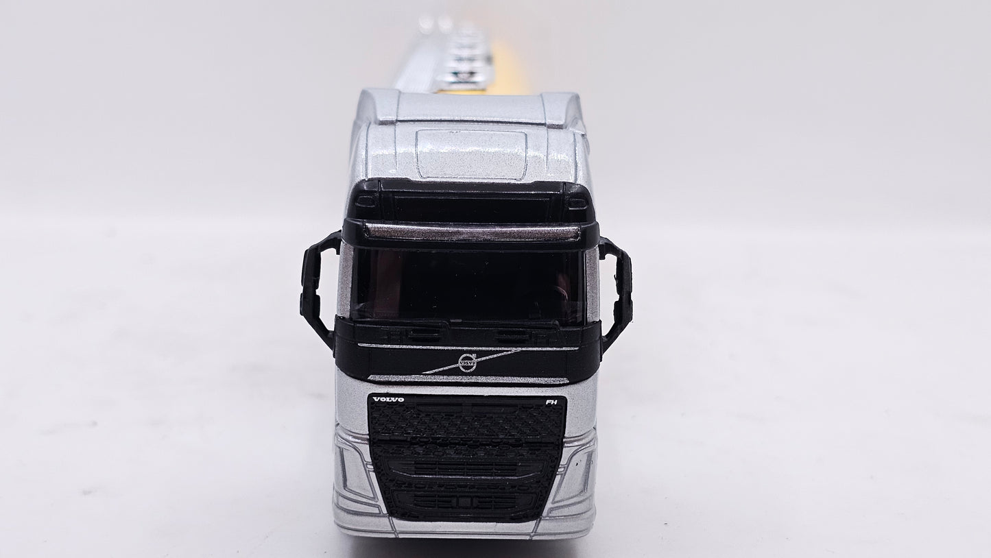 Camion Cisterna Volvo FH 600 -  Escala 1/64 - Welly - (Sin Caja)