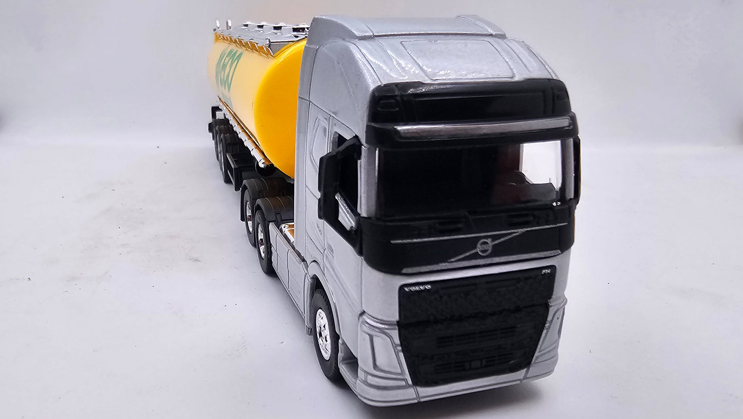 Camion Cisterna Volvo FH 600 -  Escala 1/64 - Welly - (Sin Caja)