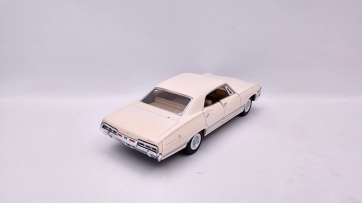 Chevrolet Impala 1967- Escala 1/43 - Kinsmart - (Sin caja)