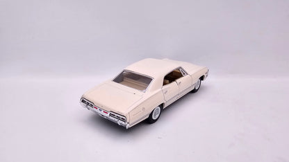 Chevrolet Impala 1967- Escala 1/43 - Kinsmart - (Sin caja)