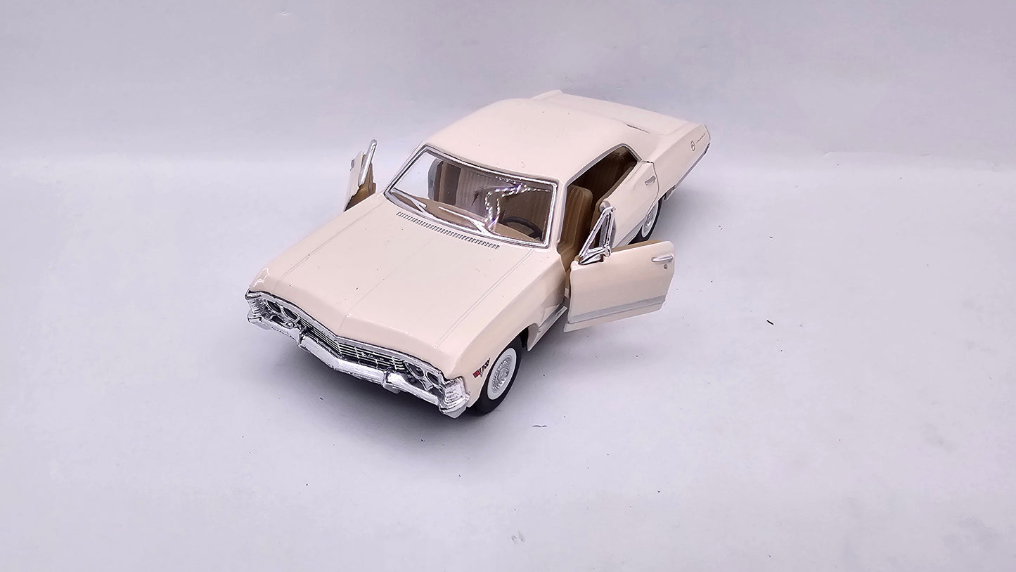 Chevrolet Impala 1967- Escala 1/43 - Kinsmart - (Sin caja)