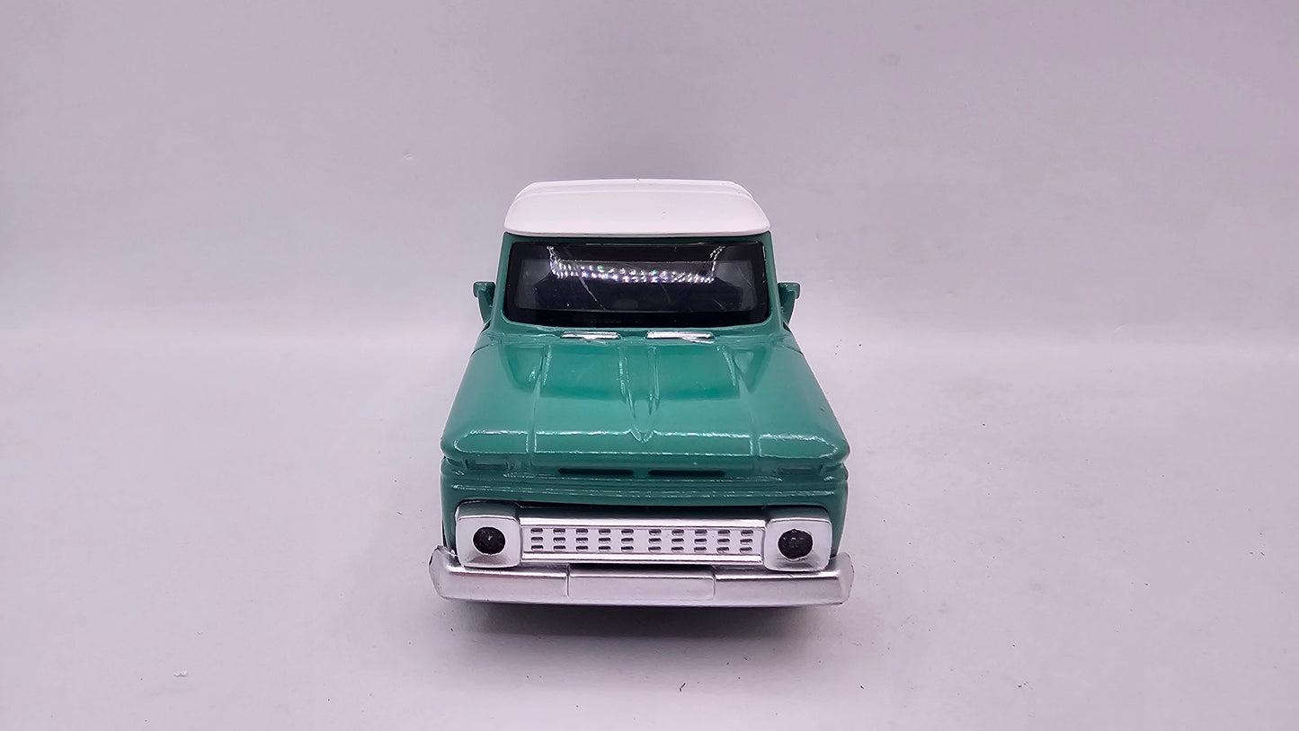 Chevrolet C10 Fleetside 1966 - Escala 1/44 - Con Luces y Sonidos - Kingstoy - (Sin caja)