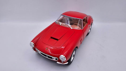 Ferrari 250 GT Berlinetta Passo Corto - Escala 1/24 - Burago - (Sin caja)