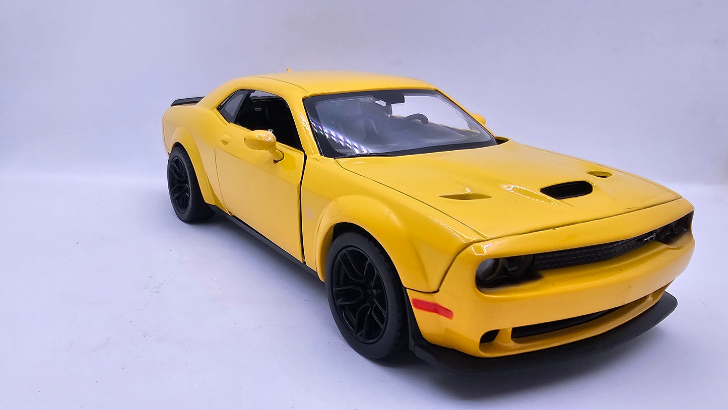 Dodge Challenger SRT Hellcat 2018 - Escala 1/24 - MotorMax - (Sin caja)