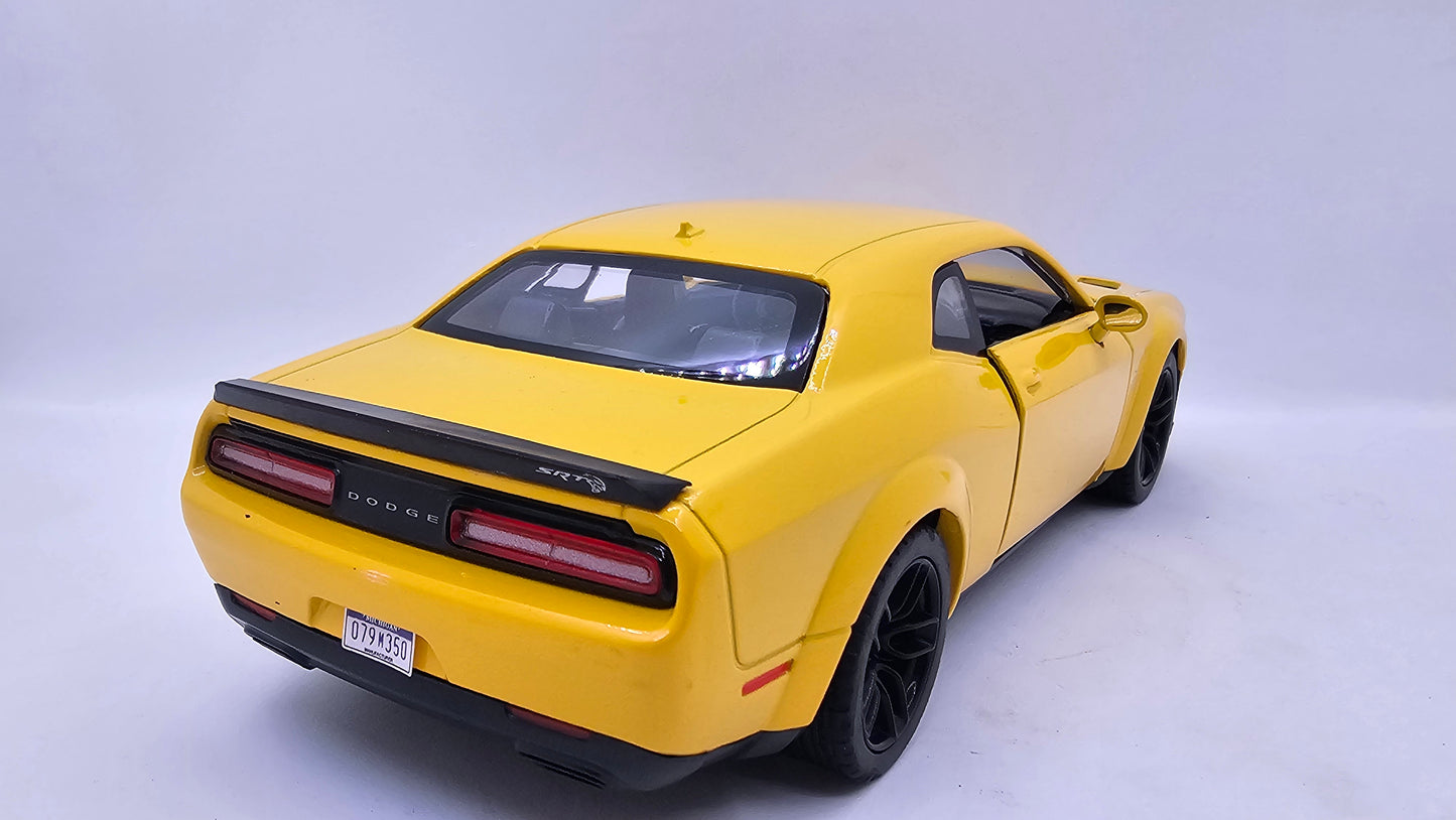 Dodge Challenger SRT Hellcat 2018 - Escala 1/24 - MotorMax - (Sin caja)
