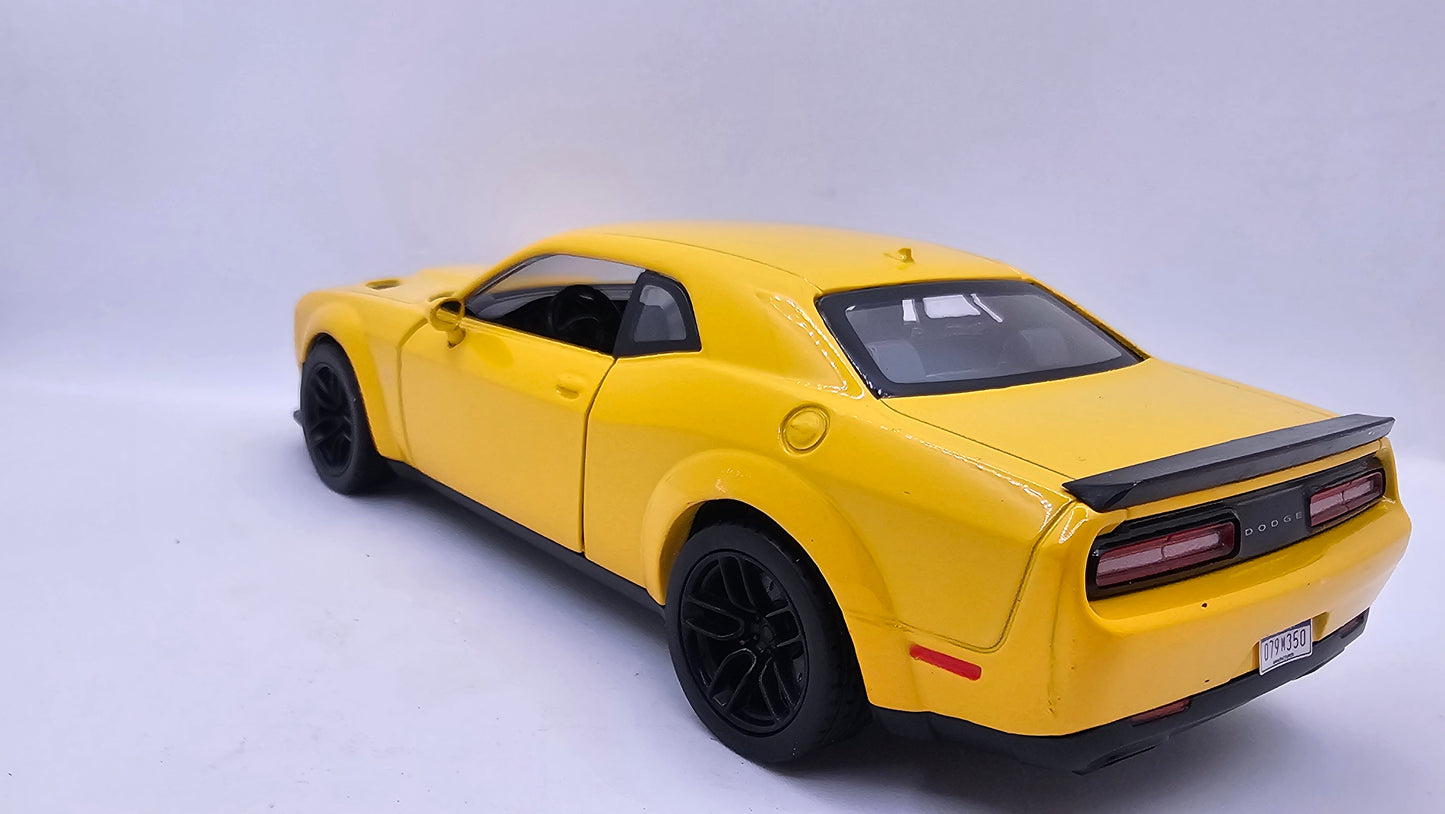 Dodge Challenger SRT Hellcat 2018 - Escala 1/24 - MotorMax - (Sin caja)