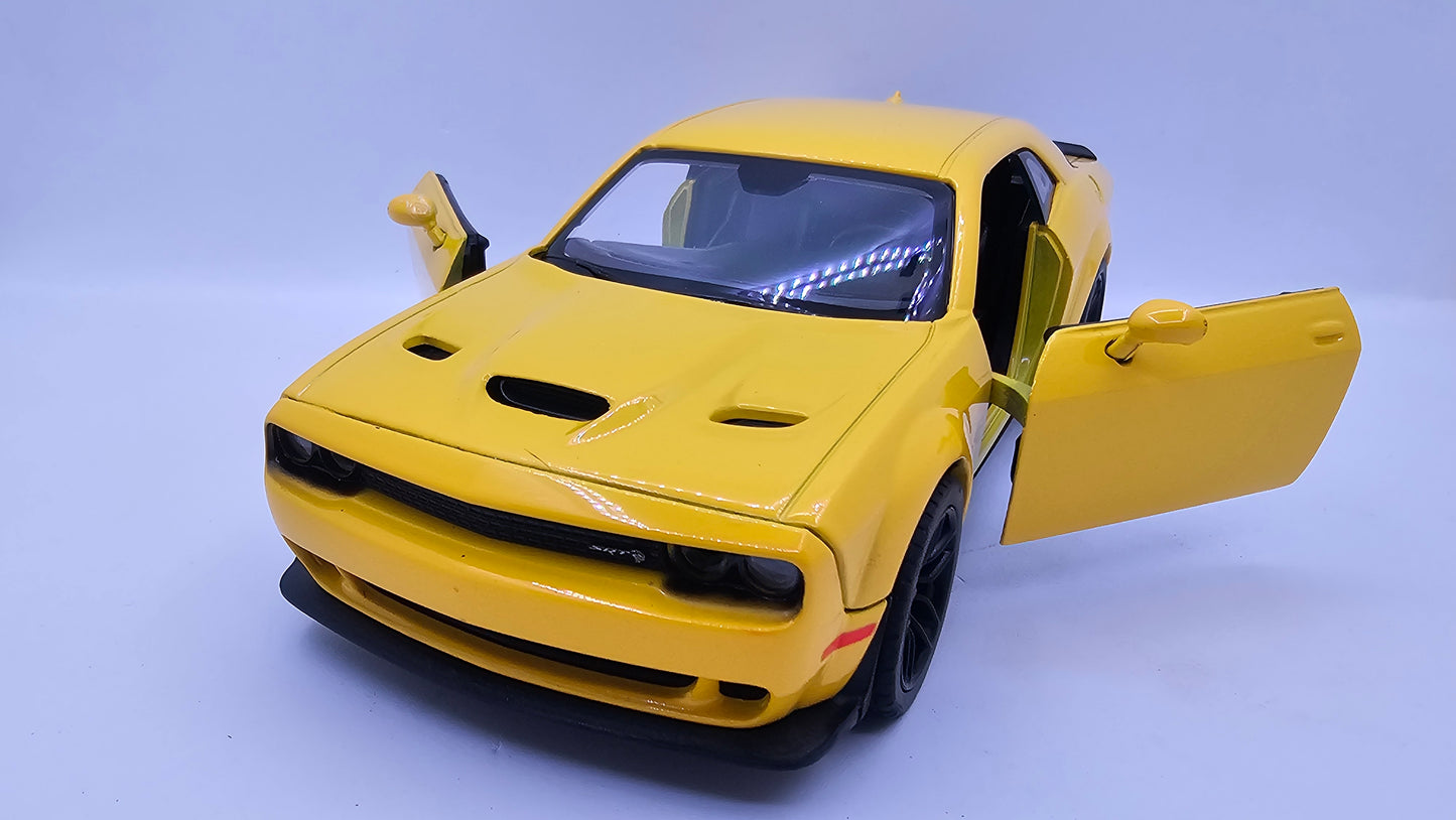 Dodge Challenger SRT Hellcat 2018 - Escala 1/24 - MotorMax - (Sin caja)