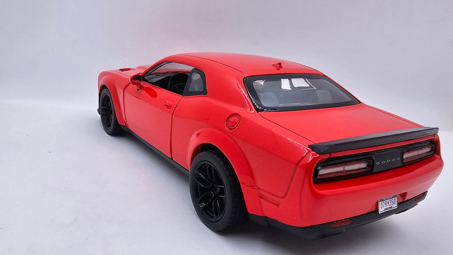 Dodge Challenger SRT Hellcat 2018 - Escala 1/24 - MotorMax - (Sin caja)