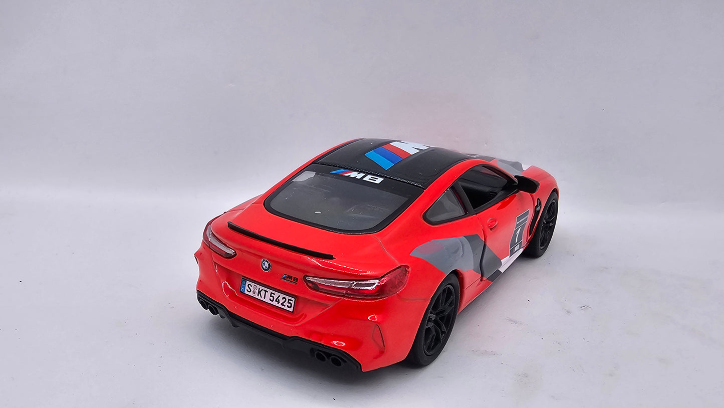 BMW M8 Competition Coupé - Escala 1/38 - Kinsmart - (Sin caja)