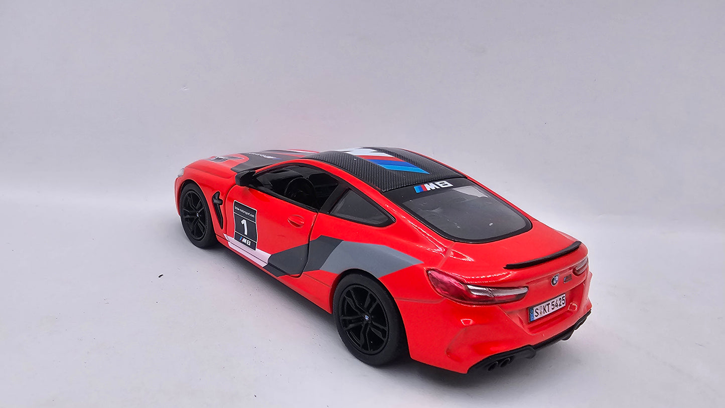 BMW M8 Competition Coupé - Escala 1/38 - Kinsmart - (Sin caja)